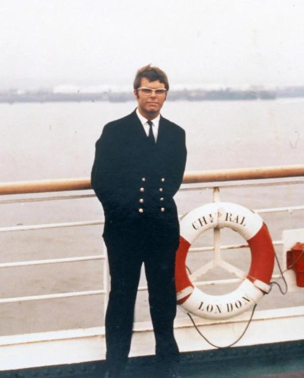 发财了!英老汉年轻时在香港花百元买表,竟是罕见名表现值36万