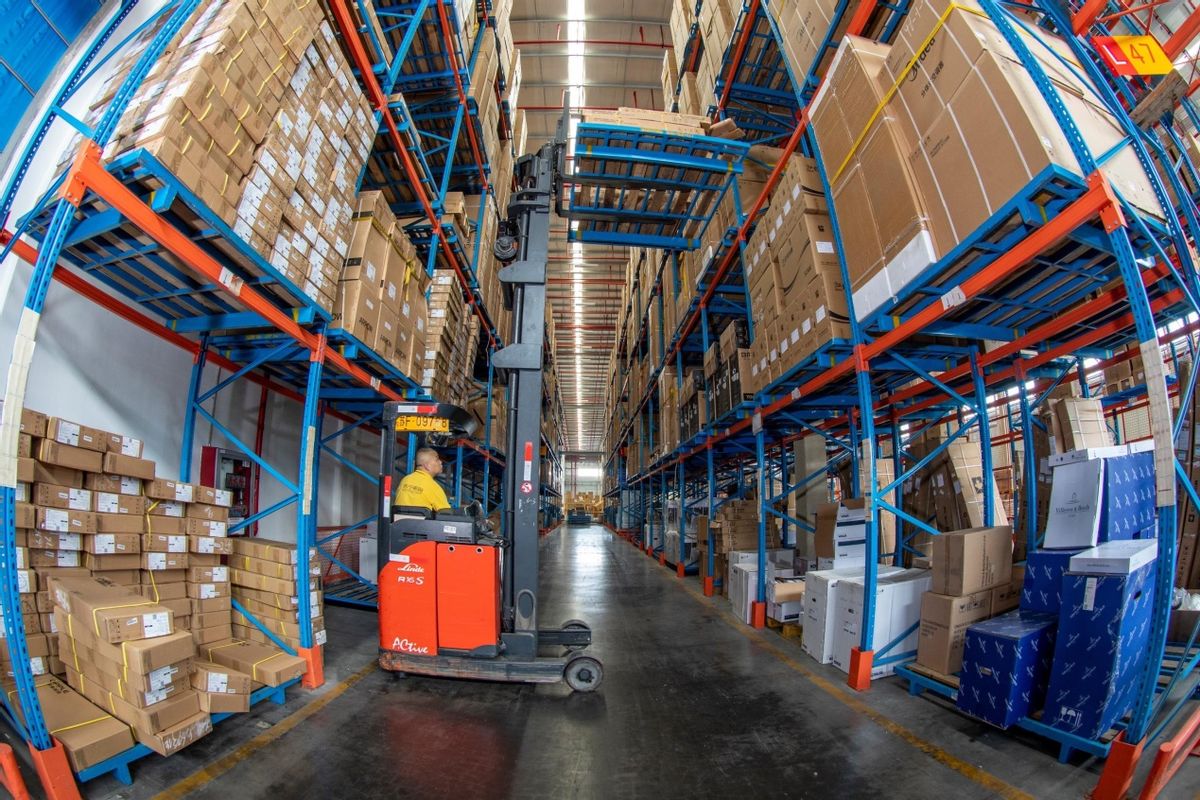 苏宁易购的优势和机会,重压之下