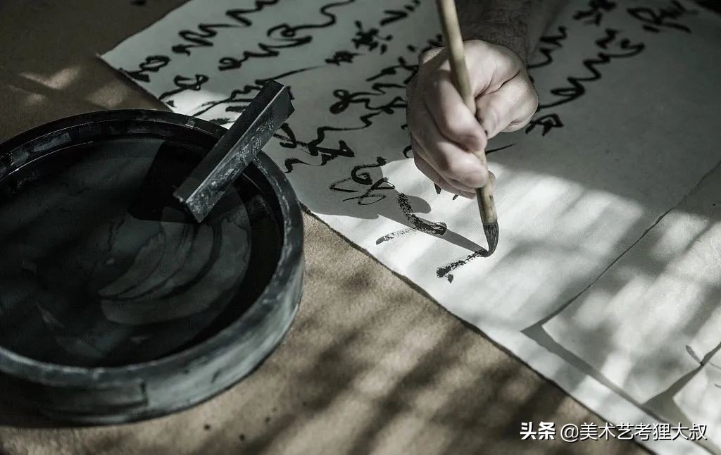 2022艺术类前景最好的十大专业,2021艺术专科十大最吃香专业