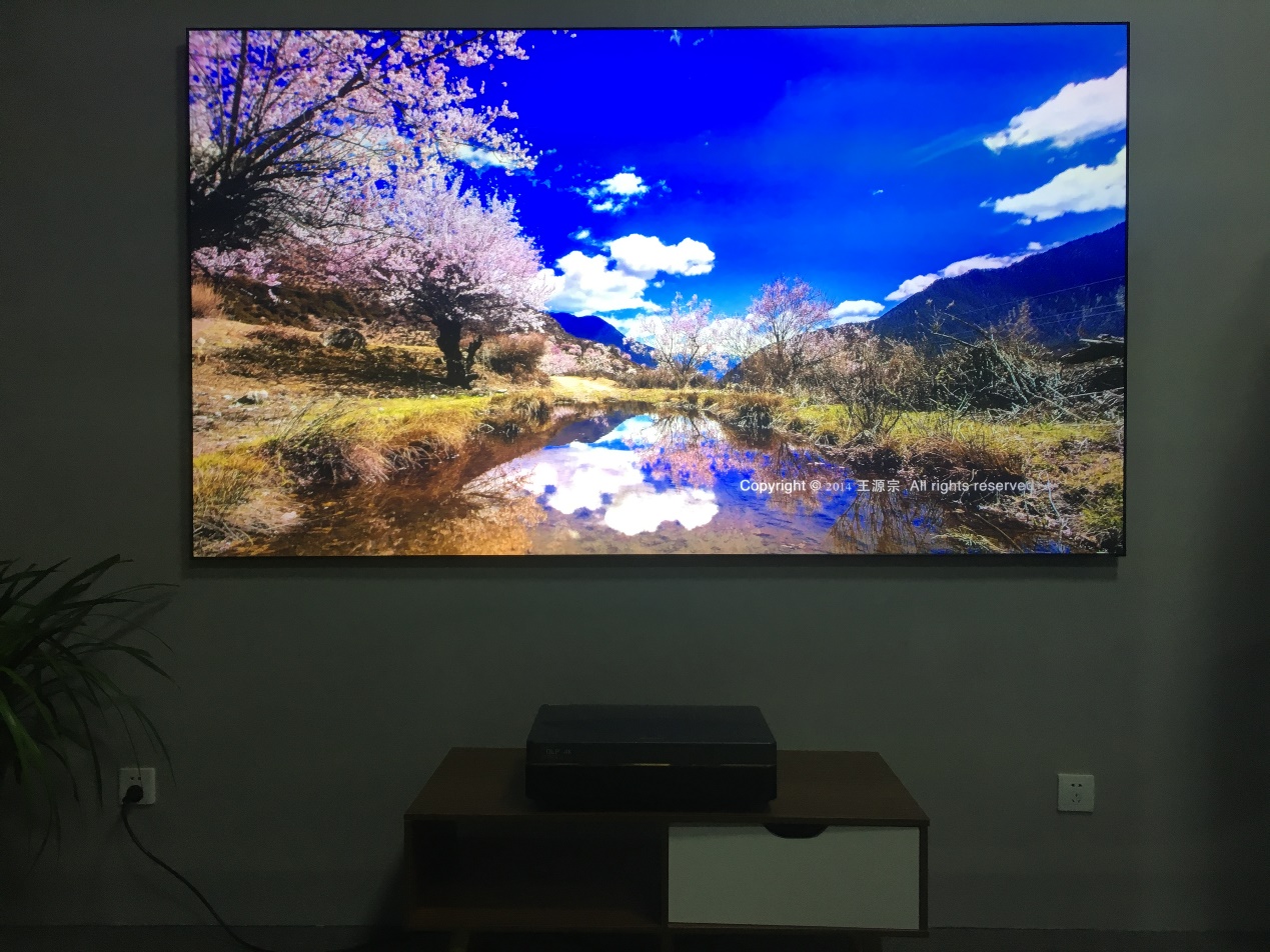 长虹激光电视v8s和x6u对比,长虹激光电视V7评测