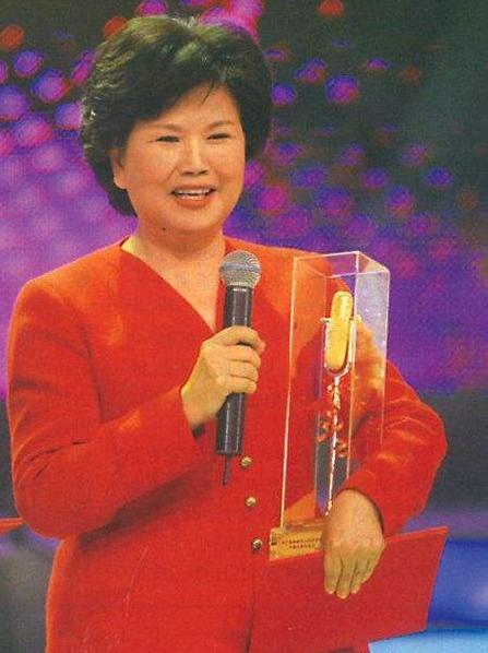 央视主持人邢质斌退休后的生活,75岁央视主持人邢质斌做了什么事