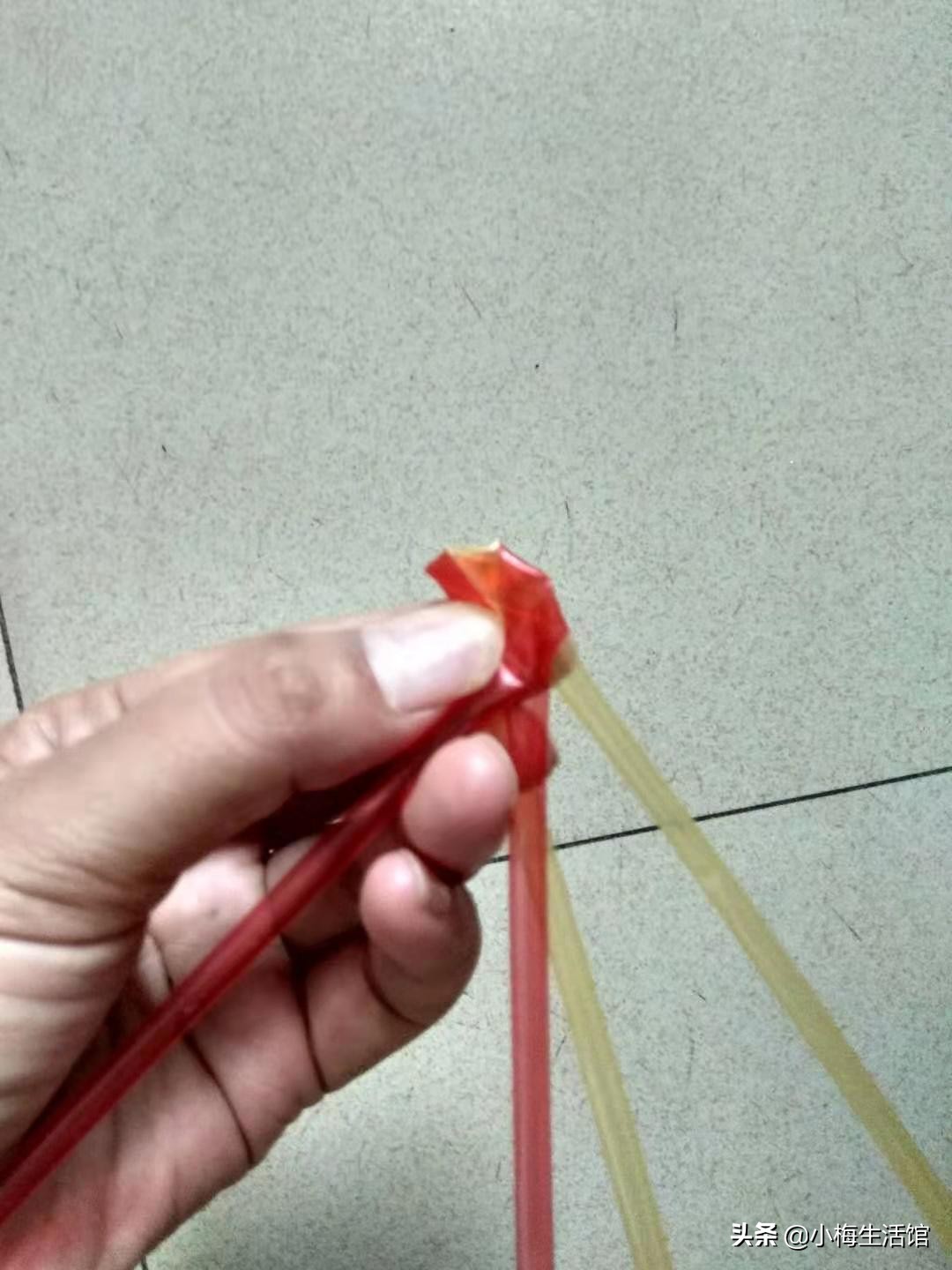 用卫生纸折玫瑰花慢教程,最简单大玫瑰花折法2步