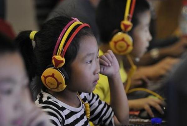 孩子玩手机扣费了怎么追回,小孩玩手机扣费了怎么要回来