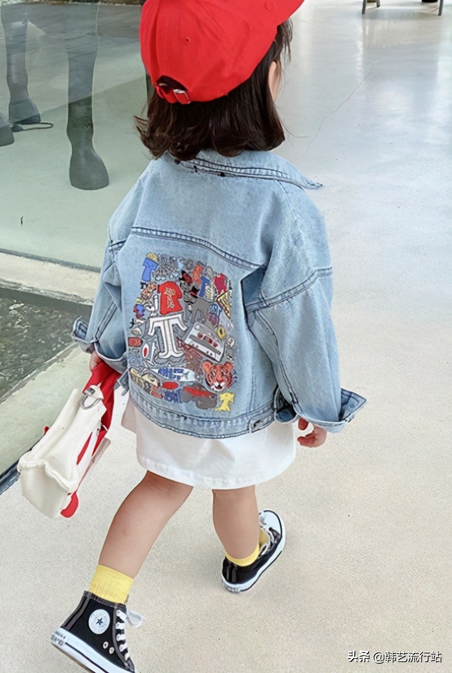 别愁，童装设计师，我为你提供一系列2021秋冬韩版童装牛仔新样衣