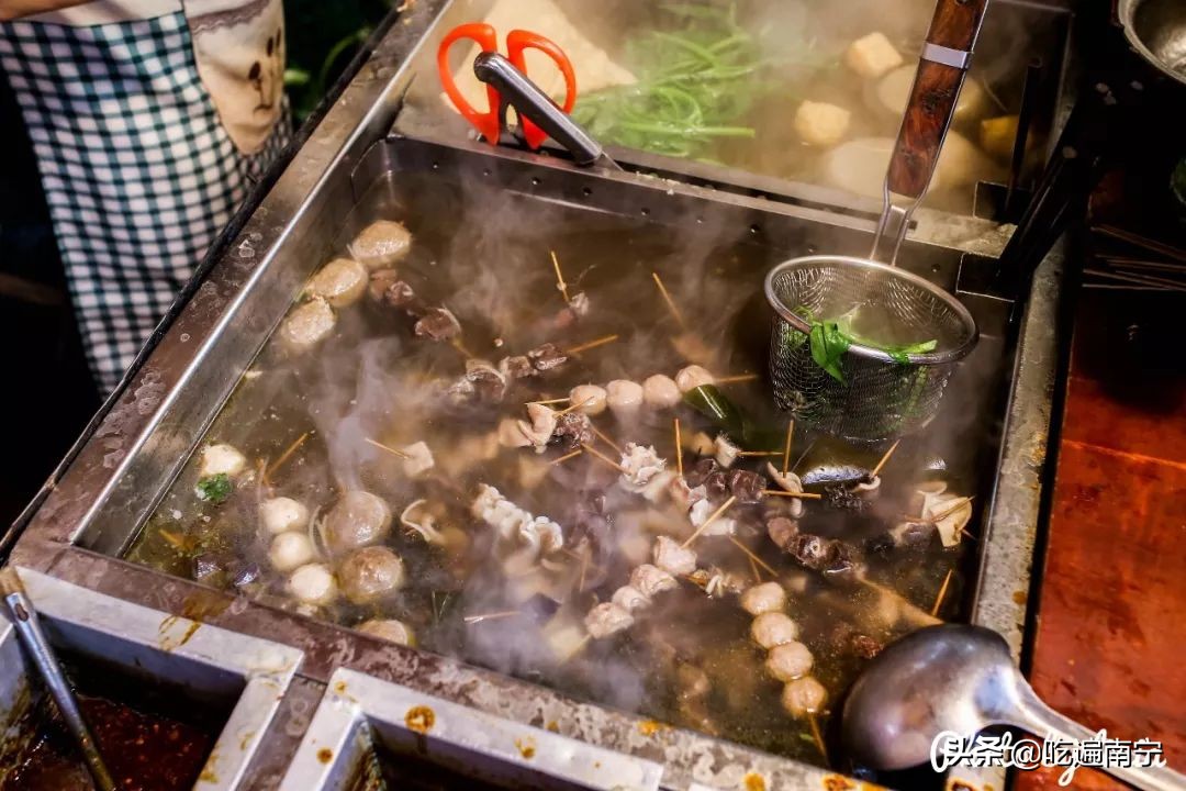 没吃过路边摊的麻辣烫,广西南宁街边老牌牛杂