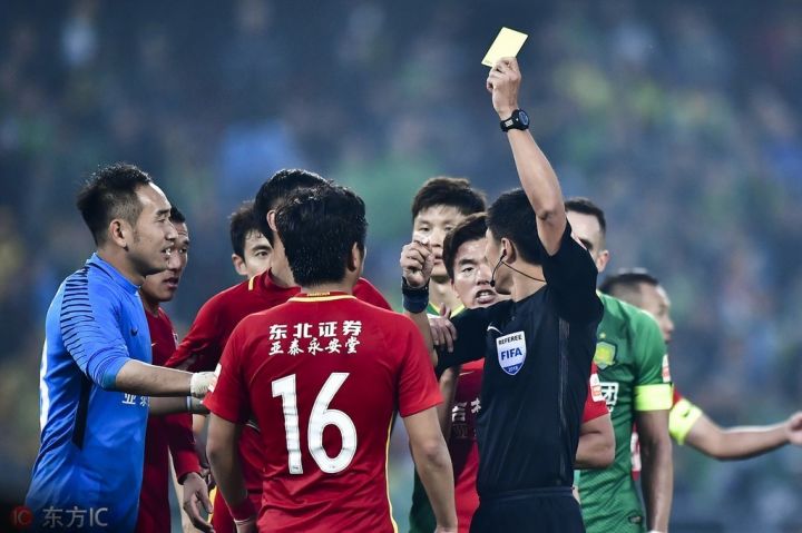 裁判马宁亚冠入场视频,马宁执法亚冠亚洲杯决赛
