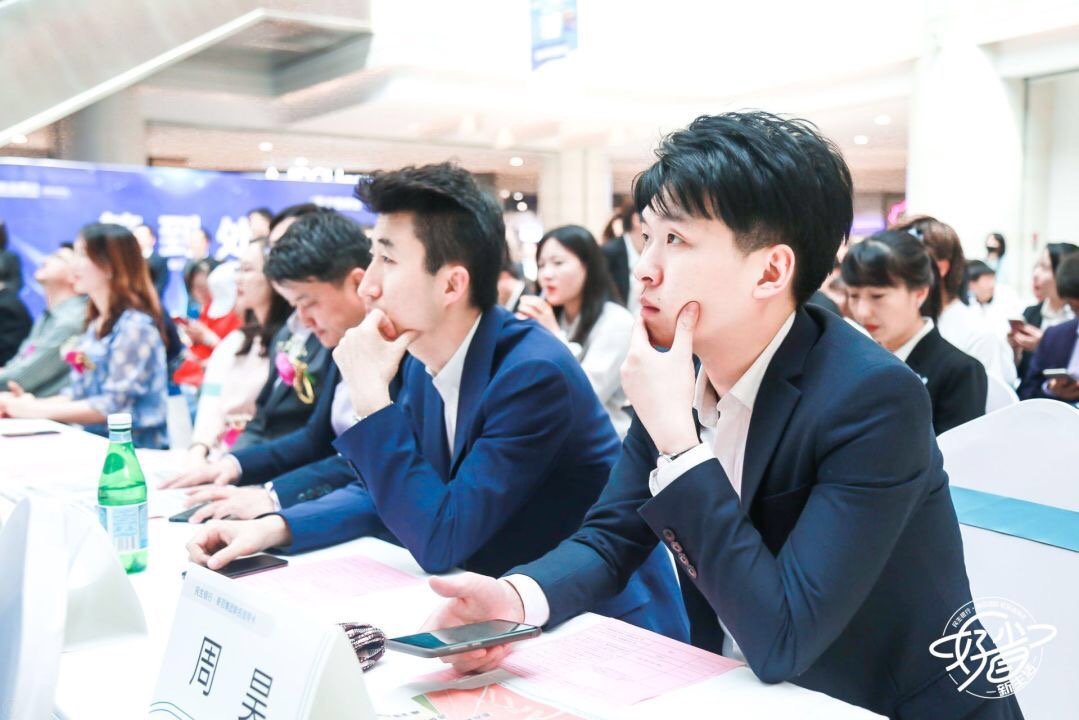 民生银行白金精英高端信用卡,民生银行信用卡发行数量