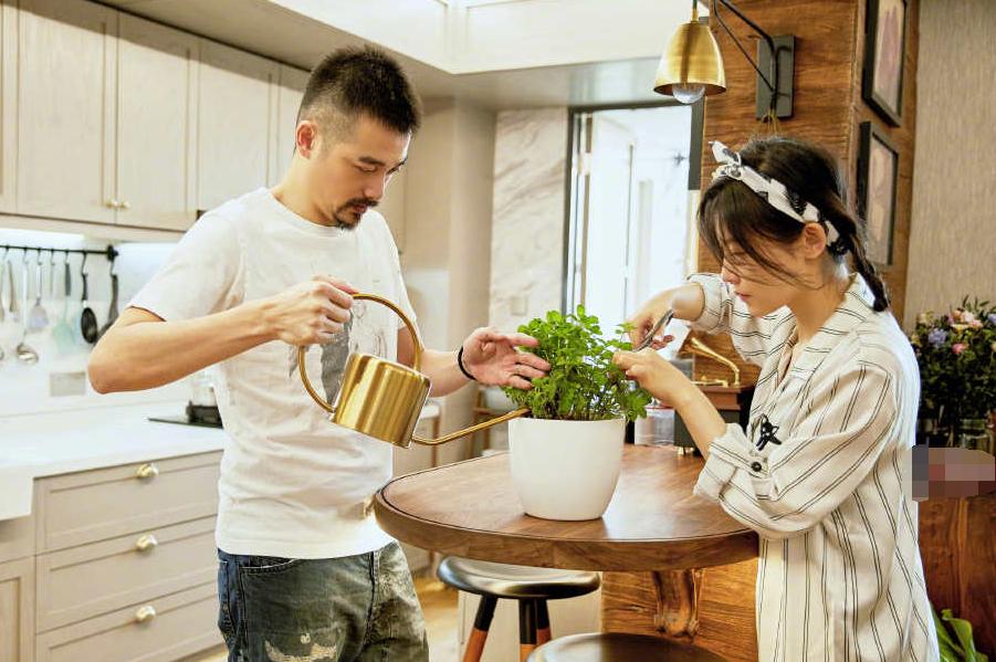 #教科书式解决冷*力暴**#  三招让沉默的她开口说话