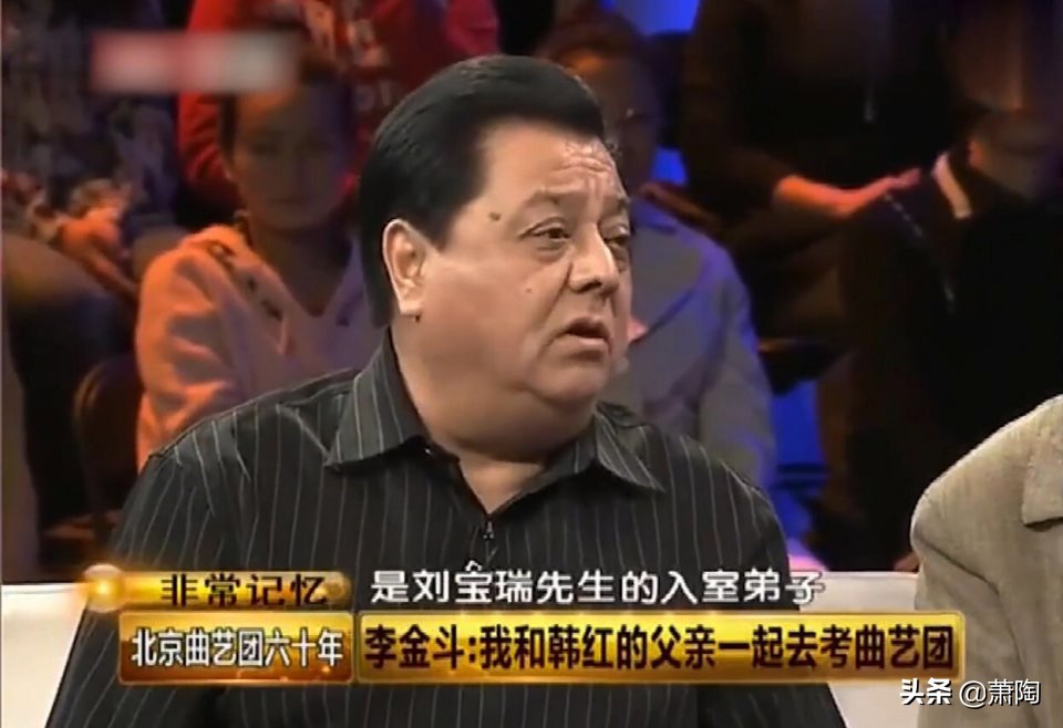 李谷一替他改名侯耀文将他收编他却是马季徒弟他搭档更了不得