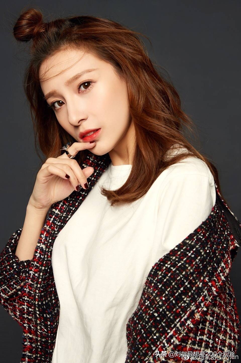 天下足球女主持人马舒凡,天下足球女主持人马凡舒漂亮