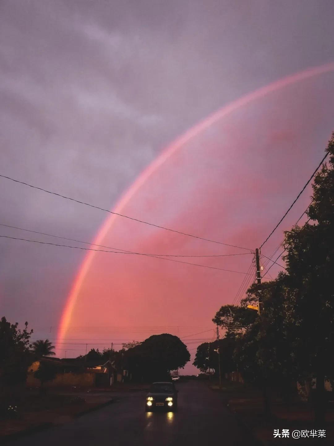 那些彩虹的摄影碎片，反射着诗的光芒。