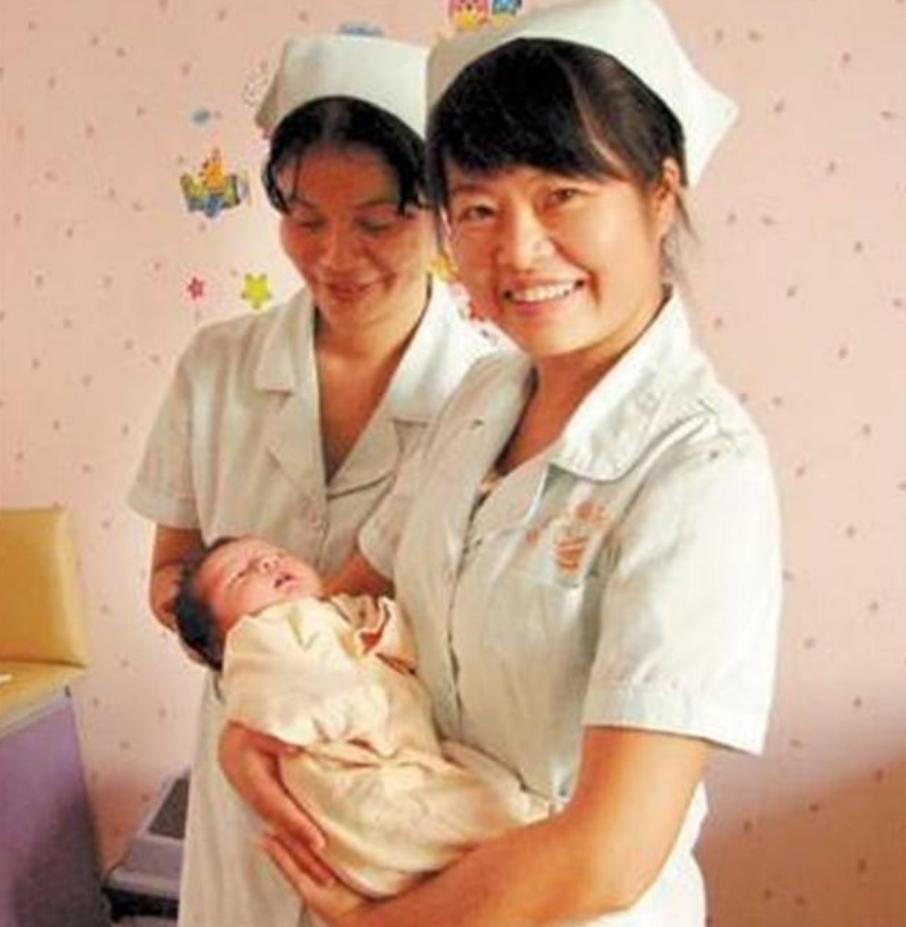 婴儿出生证打错了怎么办,医院把孩子出生证明的名字打错了