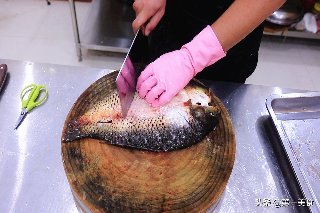 无需烤箱版家庭不辣酱香烤鱼做法,家庭版烤鱼不用烤箱也能做不吃辣