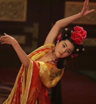 杨贵妃是死于马嵬坡还是东渡日本,杨贵妃死于马嵬坡是真的吗