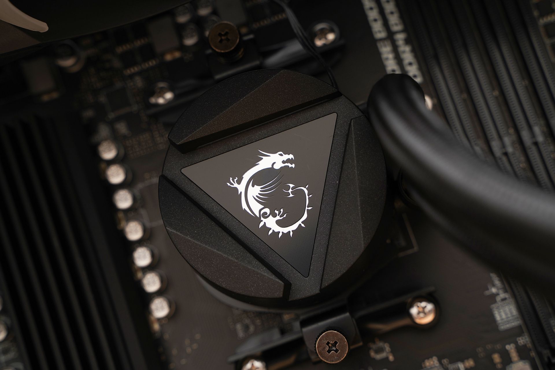 微星宙斯盾z5值不值得买,微星宙斯盾z5支持风扇