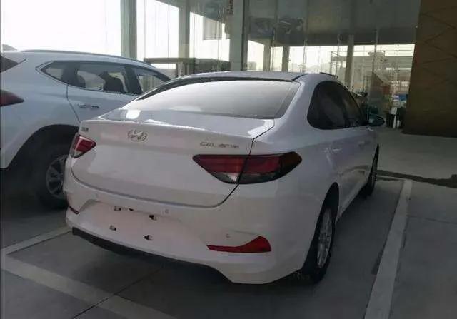 现代悦动和朗逸哪个更值得买,现代悦动1.6l和朗逸1.5l谁快