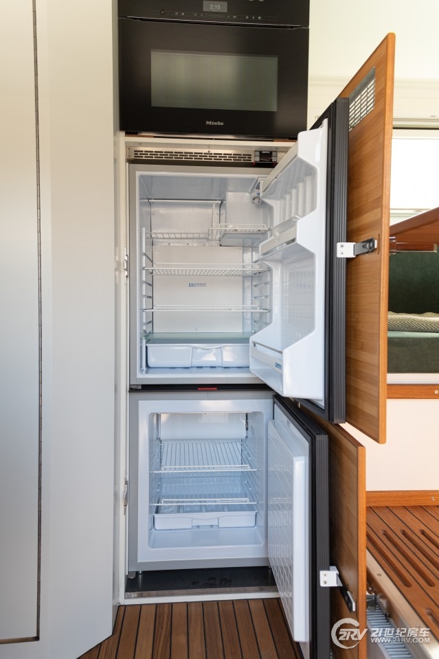 欧美顶级越野房车售价上千万,进口5米长2米高顶级越野房车