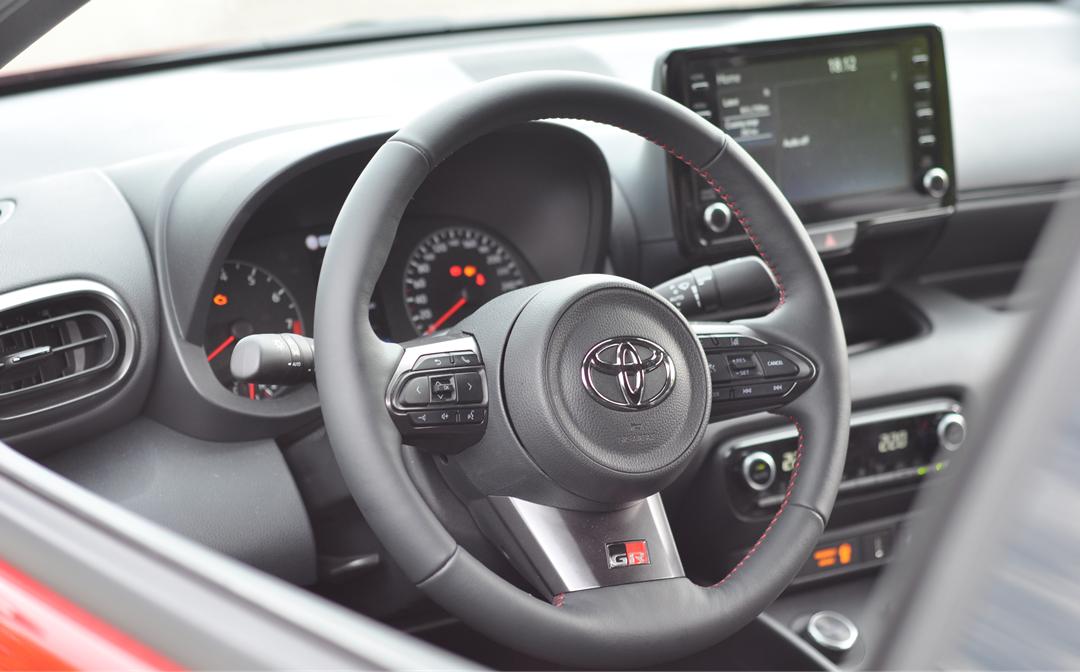 丰田gryaris试驾视频,丰田gryaris拉力