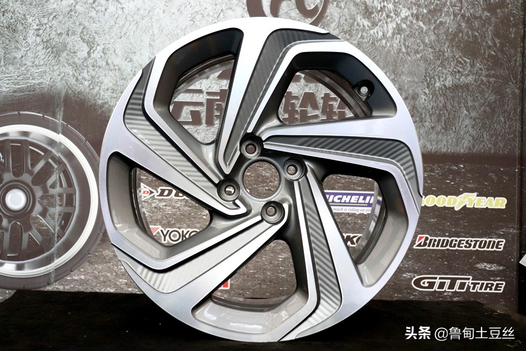 16寸龙鳞刀锋轮毂动态效果,新款刀锋轮毂动态效果