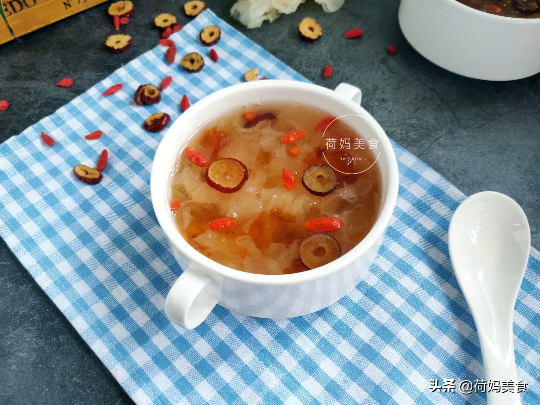 冬天必喝10款滋润甜汤,秋季必备的一款甜汤