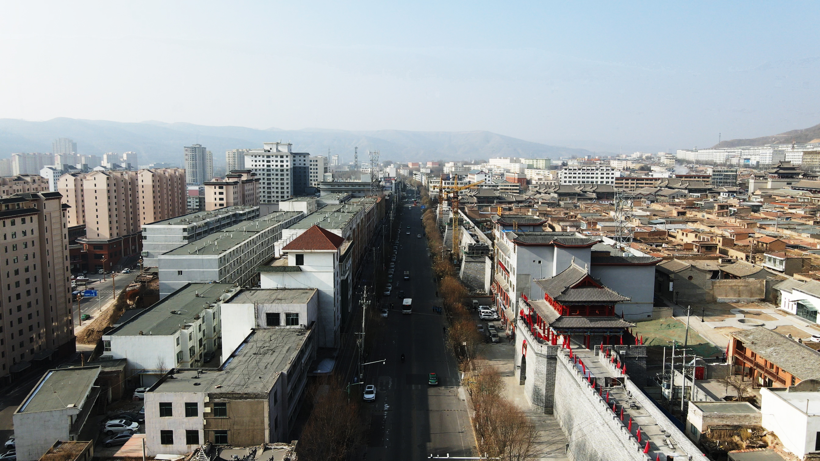 罗源这个小区的面积比城市还要大海景及高铁傍身却依旧空空荡荡