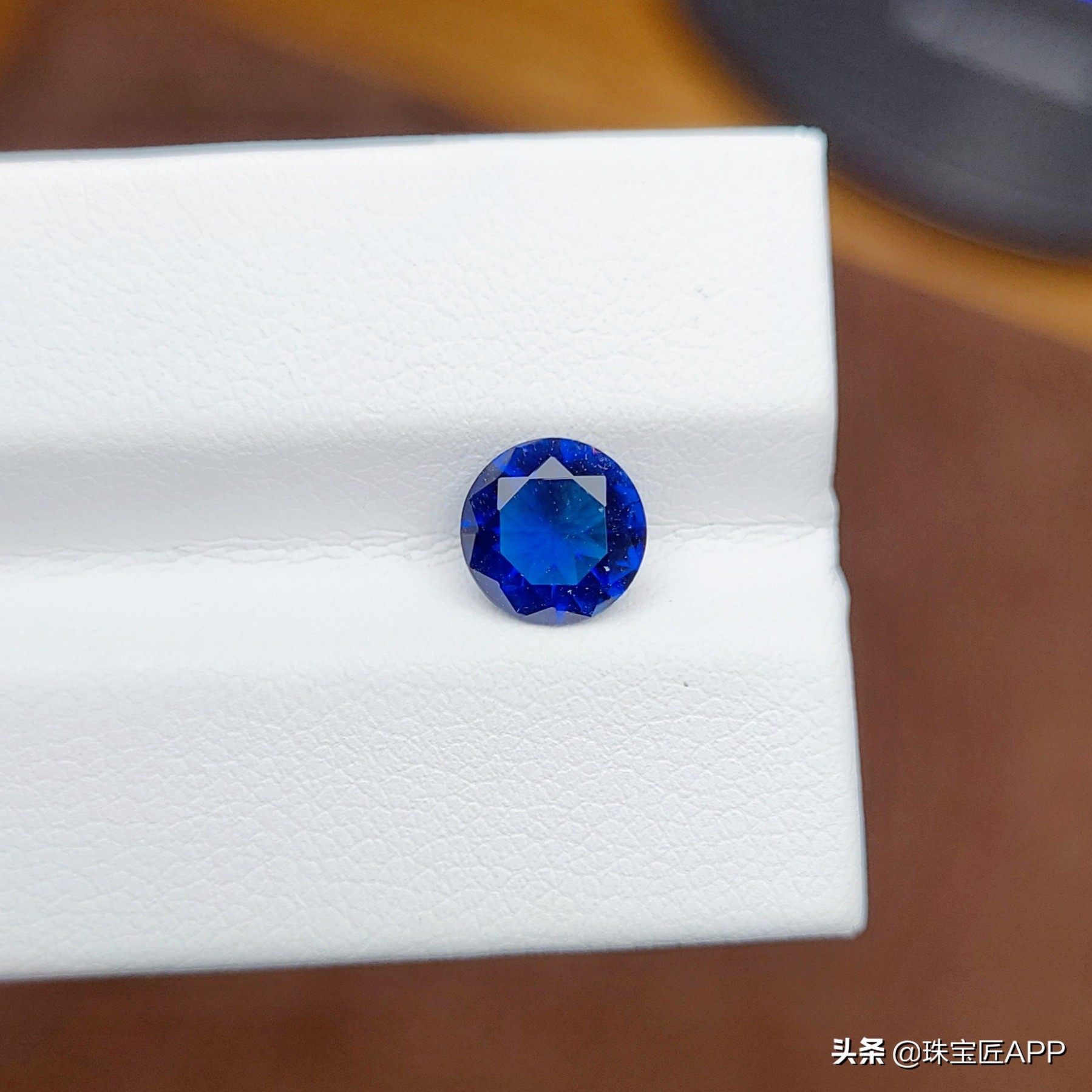 扎心了！它们都是玻璃做的！宝石界万能“毒药”，你买过吗？