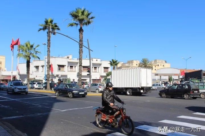 摩洛哥撒哈拉沙漠三毛,三毛的撒哈拉沙漠在摩洛哥