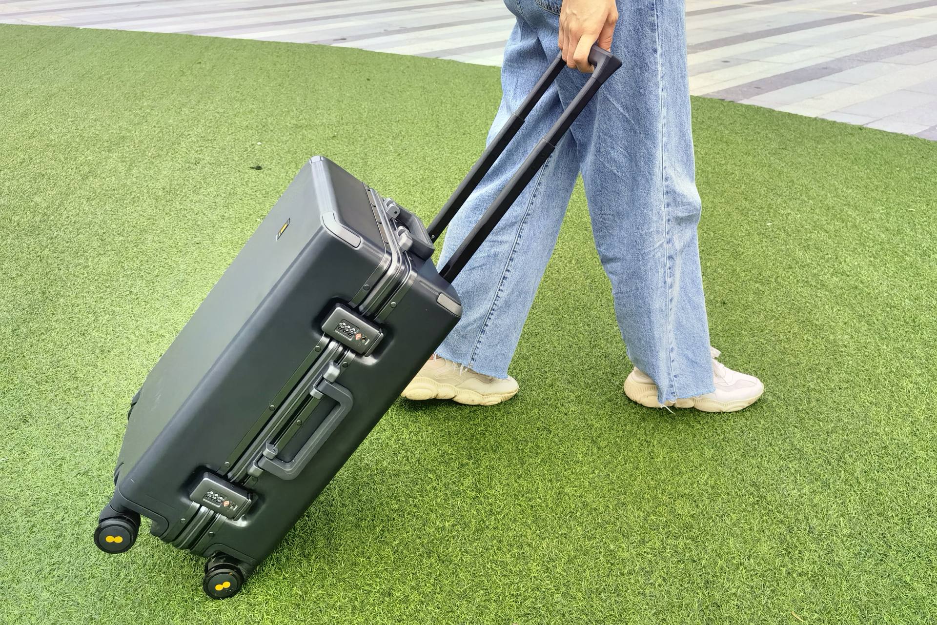 地平线8号行李箱选哪个系列,地平线8号最便宜的登机箱测评