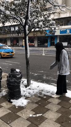 搞笑动图gif微信表情包2019,搞笑动图笑得肚子痛