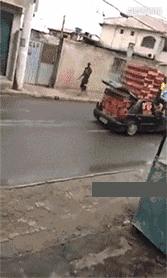 开心一刻gif搞笑动图,搞笑gif段子看起来能量满满