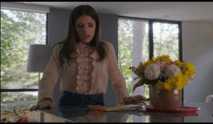 “绯闻女孩”演绎腹黑“婊砸”，今年最婊电影一定是这部！