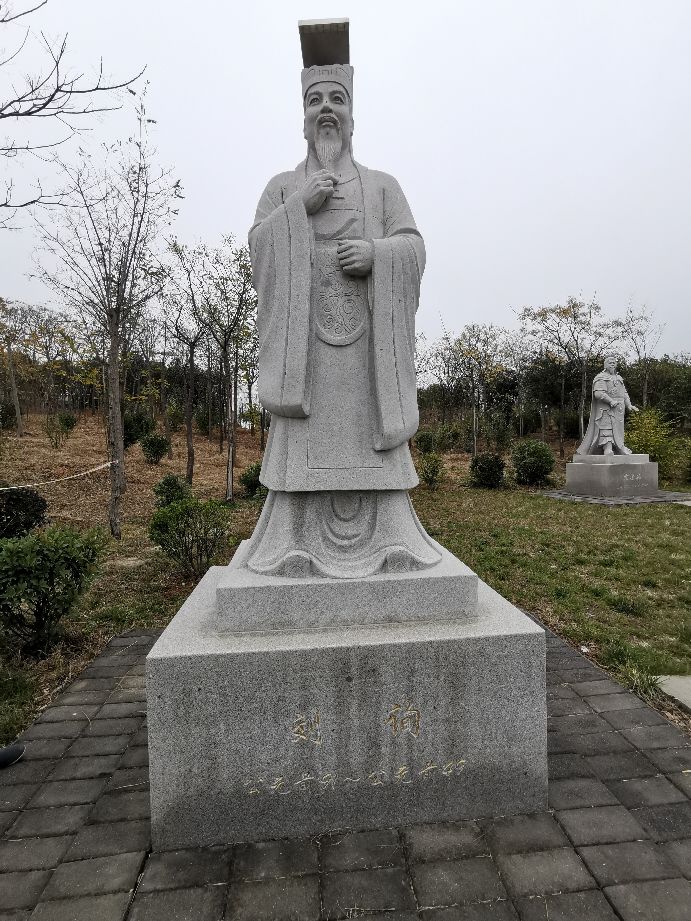 武官不怕死，文官不爱钱，人民安居乐业，百业兴旺，怎能不强盛？