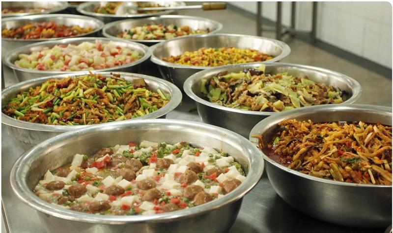 吃在“远航大酒楼”，绵阳学生的最高伙食标准