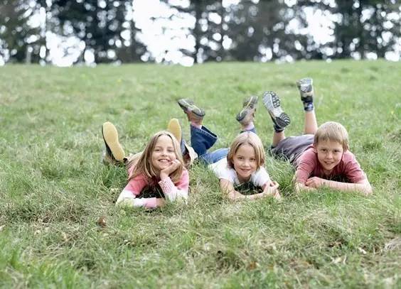 衣服上染上别的颜色怎么才能洗掉,一物降一物总有能治得了的