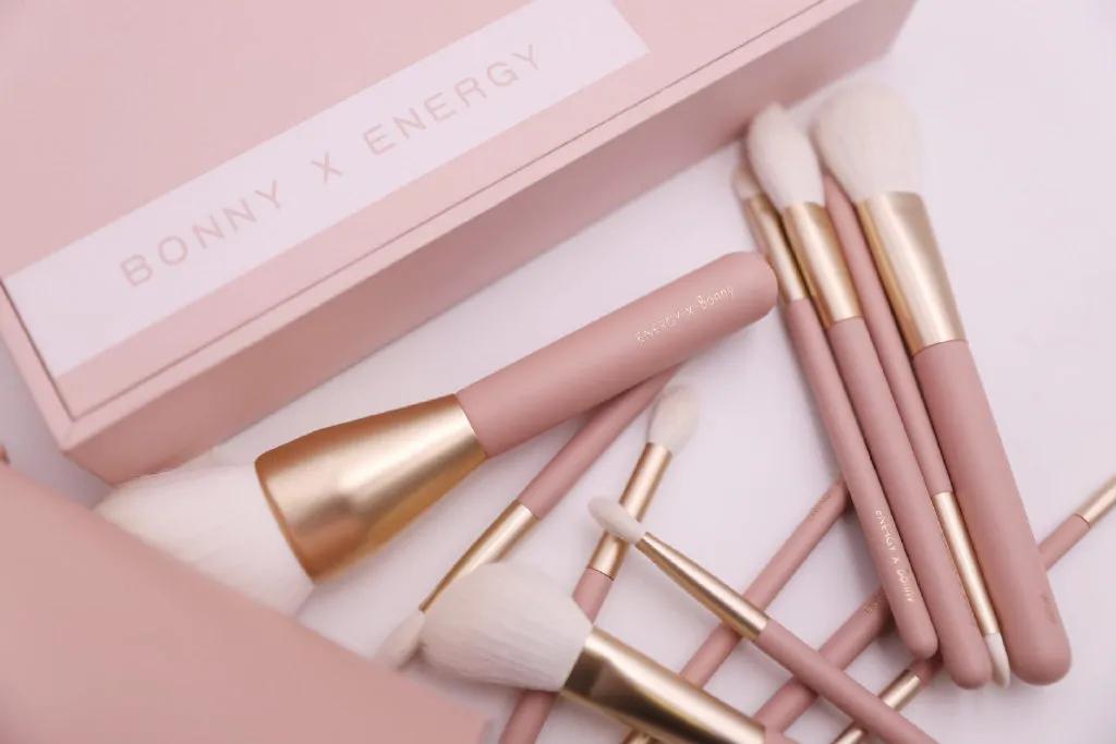 妆后没有想象中好看？想要提升化妆技巧，离不开这些工具