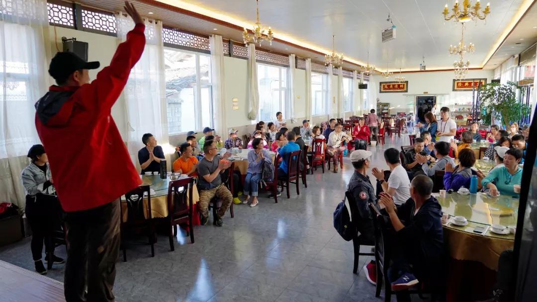 适合新手的人生第一座雪山,人生中的第一座雪山应该爬哪里