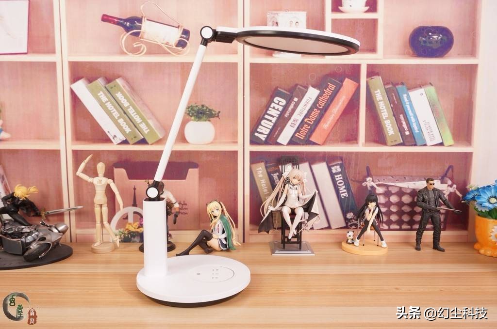 儿童护眼台灯颜值高又好看,磁吸护眼台灯aa级