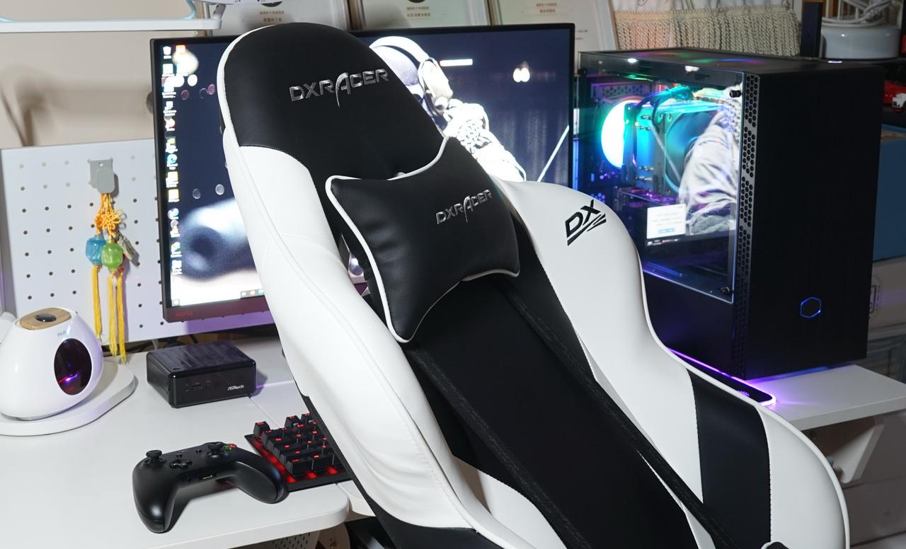 迪锐克斯dxracer电竞桌,甜品级显卡