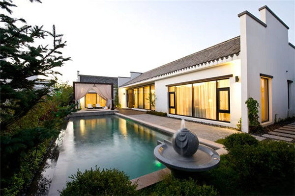 大连鲁能温泉和汤景泽温泉哪个好,大连温泉酒店房间带温泉池