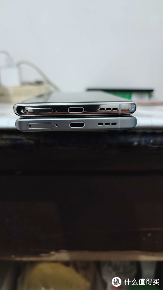 realmegt大师探索版是曲面屏吗,realmegt大师探索版是什么品牌的