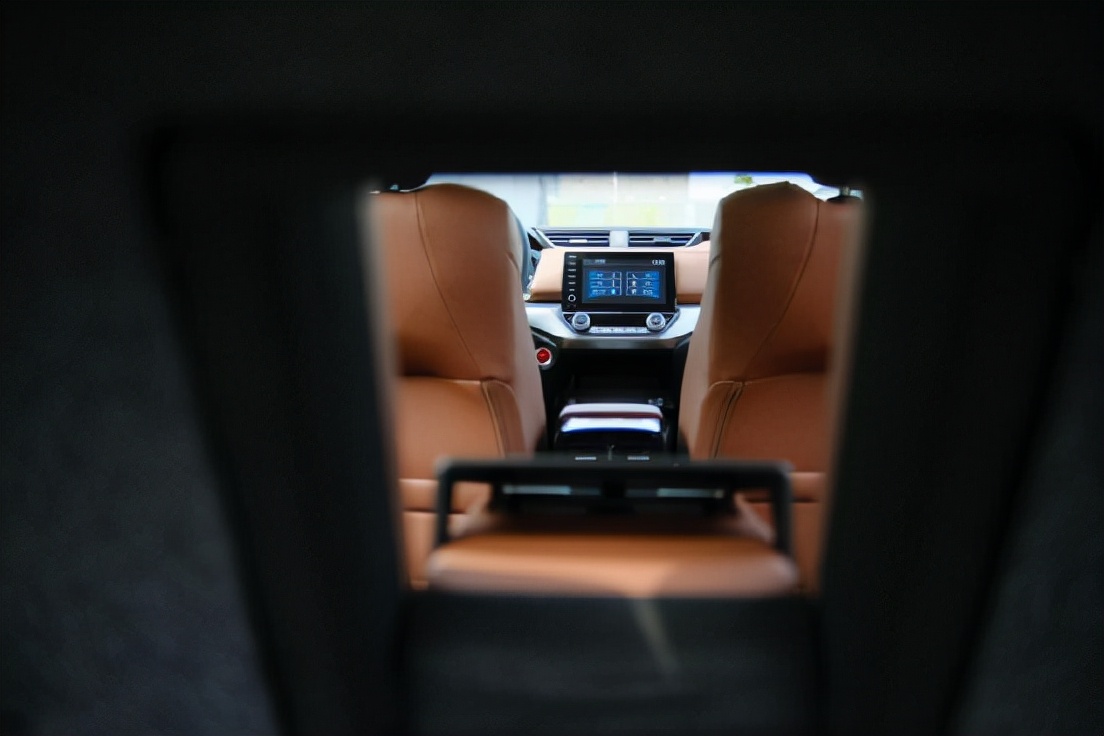 本田享域混动和卡罗拉混动哪个好,享域锐混动卡罗拉双擎