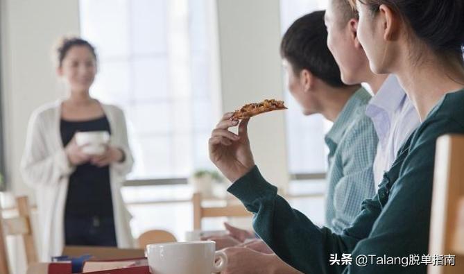 女人对你没兴趣还要追吗,女人想让你主动追她的表现