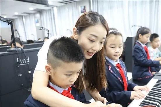 开学第一天新学校,新城小学开学第一天