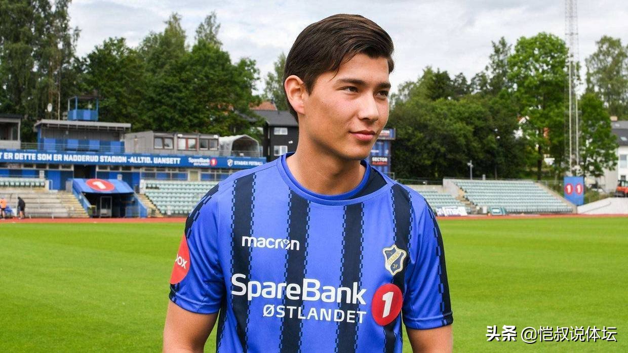 国安一归化球员是足球钢琴双天才，曾与厄德高齐名，或成国足希望