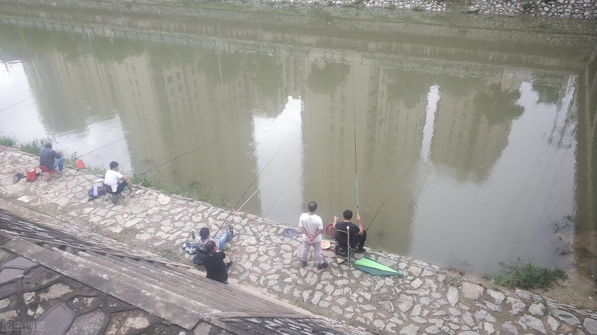 老黑坑钓鲫鱼的正确方法与技巧,冬季野钓鲫鱼用花生饼打窝行吗