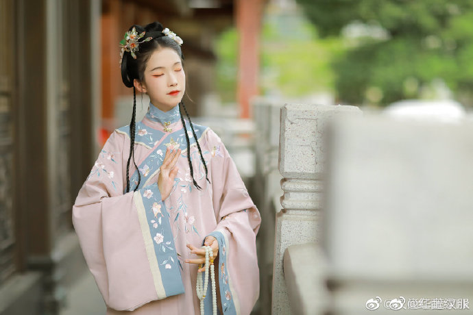 汉尚华莲旗下汉服品牌,汉尚华莲汉服改版