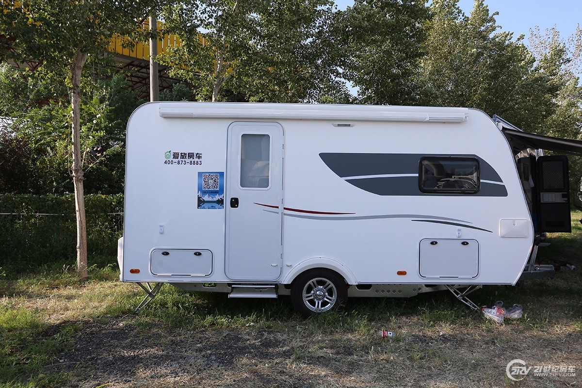 拖挂式房车价格10万左右睡两人,顶级双轴高端9.7米拖挂房车