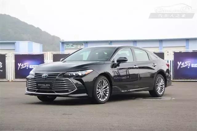 试驾丰田亚洲龙混动旗舰版,丰田亚洲龙对比雷克萨斯es试驾