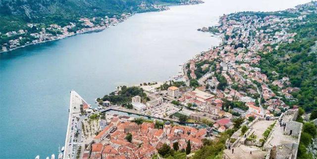 现在阿尔巴尼亚对中国的评价,中国和阿尔巴尼亚怎么分手的