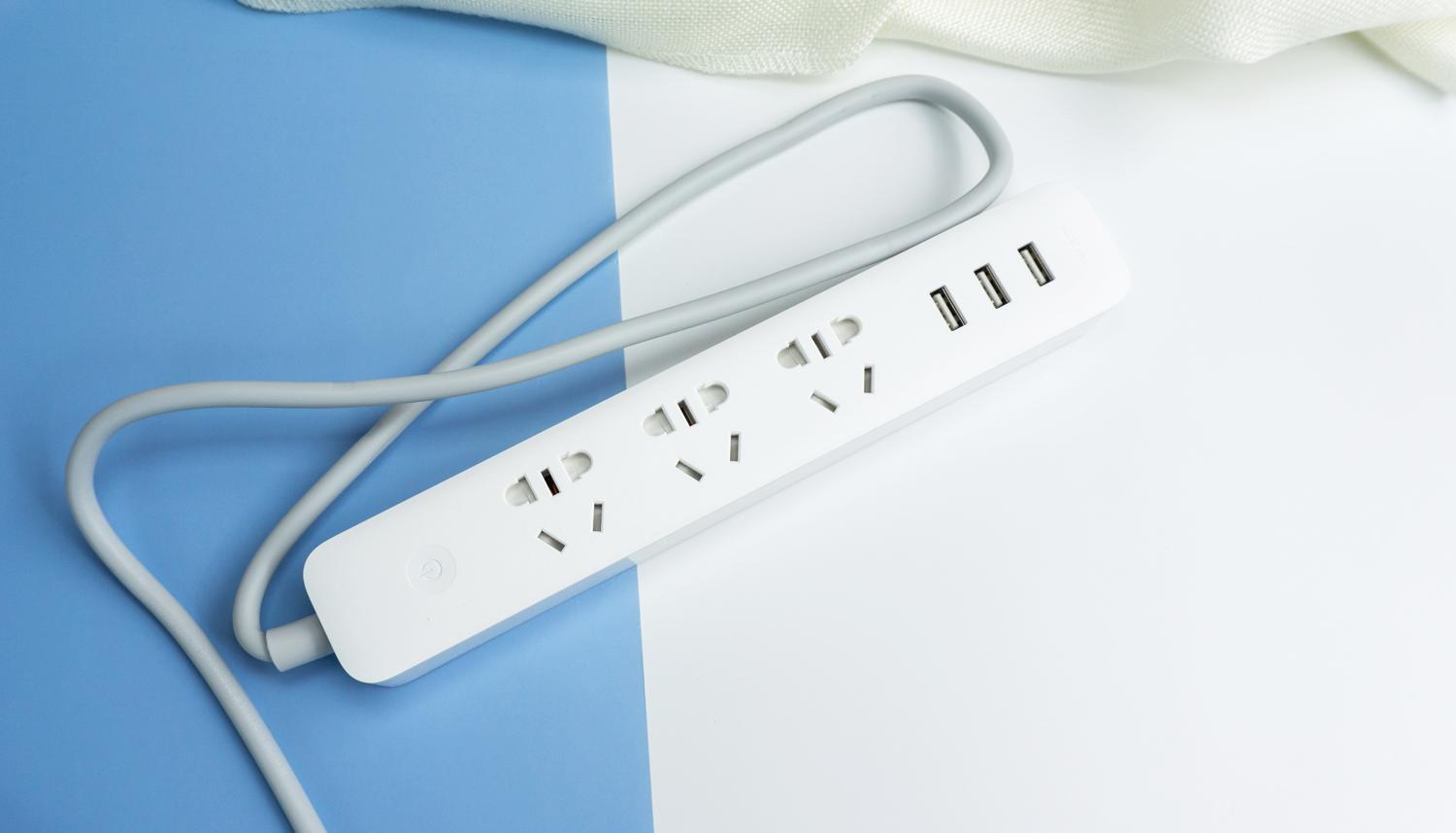 游戏宅的电脑桌面,游戏头戴式耳机rog棱镜s